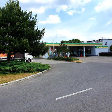 Motel Na Stacji Paliw Ustronie Morskie Exterior photo